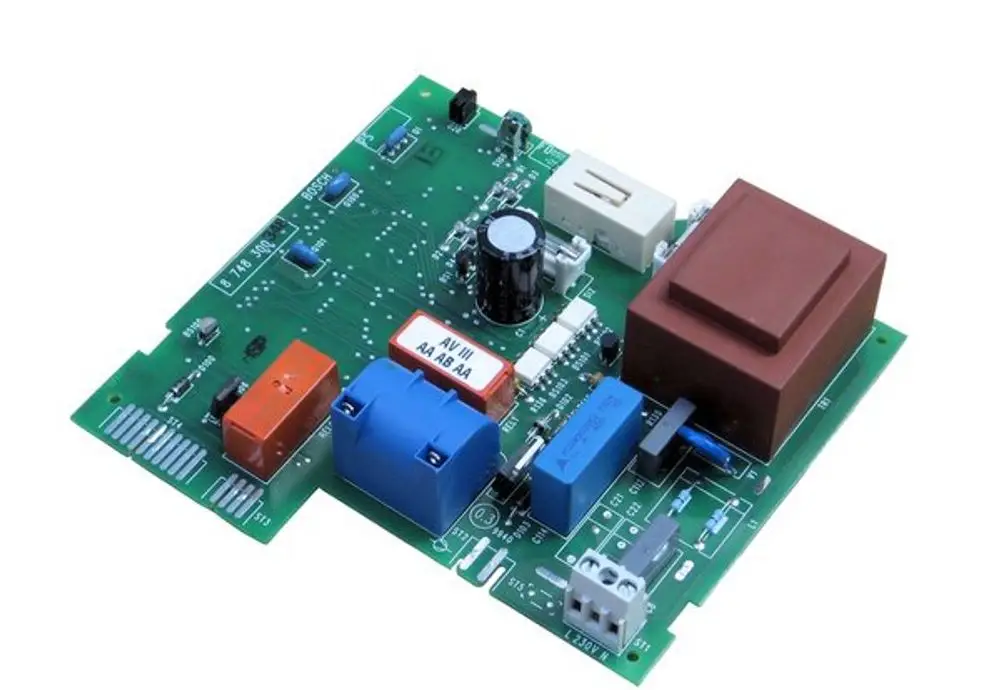 BOSCH Leiterplatte mit mehreren elektronischen Komponenten, darunter Widerstände, Kondensatoren, Relais und Stecker, auf grüner Platine.